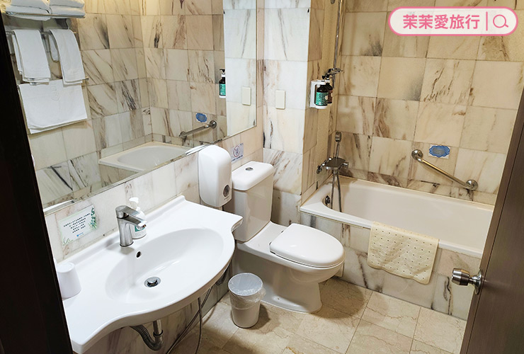 台中住宿｜沫秋立柳川行旅