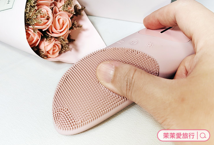 Ultra 溫感柔膚淨透洗臉機