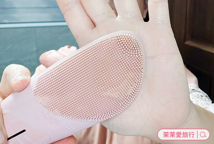 Ultra 溫感柔膚淨透洗臉機